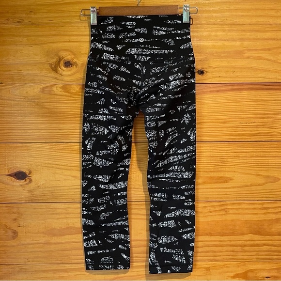 Lululemon Wunder Under Crop High Rise Leggings in Graf Black White 4 W6ABHS - Picture 3 of 9